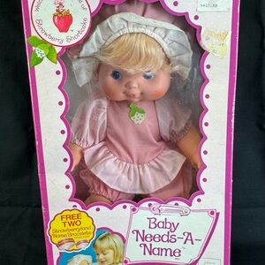 Vintage Strawberry Shortcake Baby A Name Blow Kiss Doll with box 
 NOTE